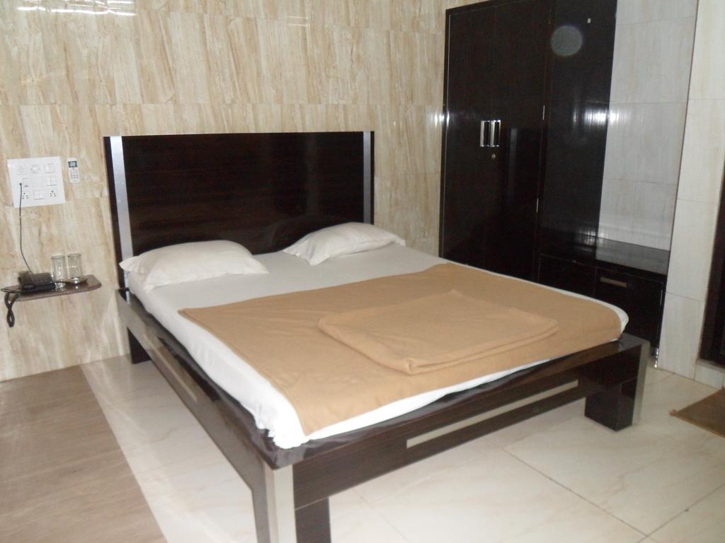 Hotel Jasmine Ahmedabad Exterior foto